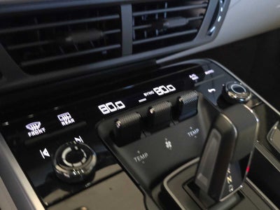 2025 Porsche 911 Carrera