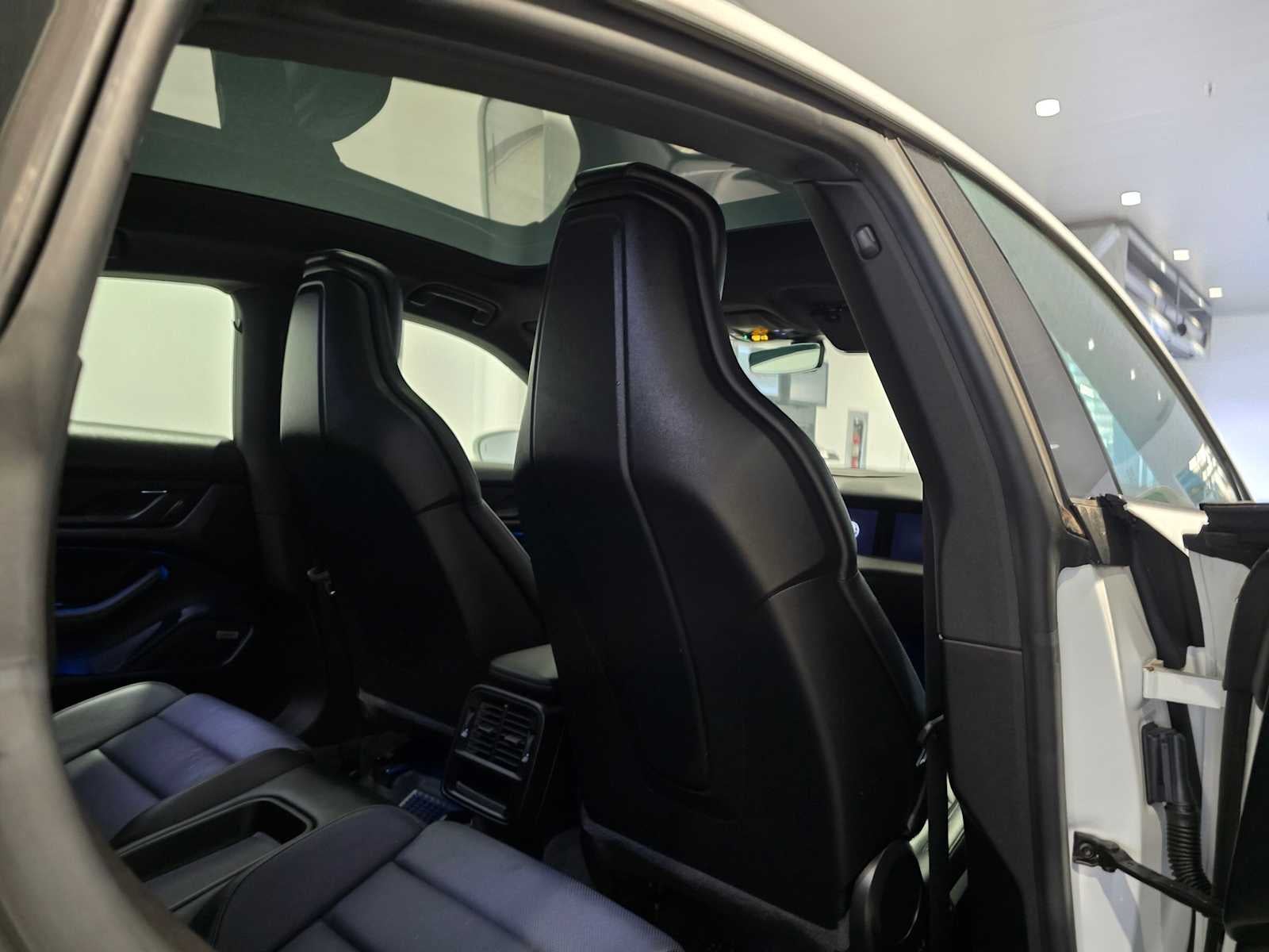 2022 Porsche Taycan Base