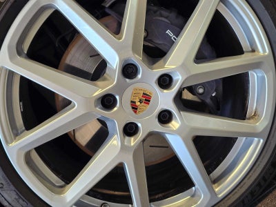 2024 Porsche Panamera 4