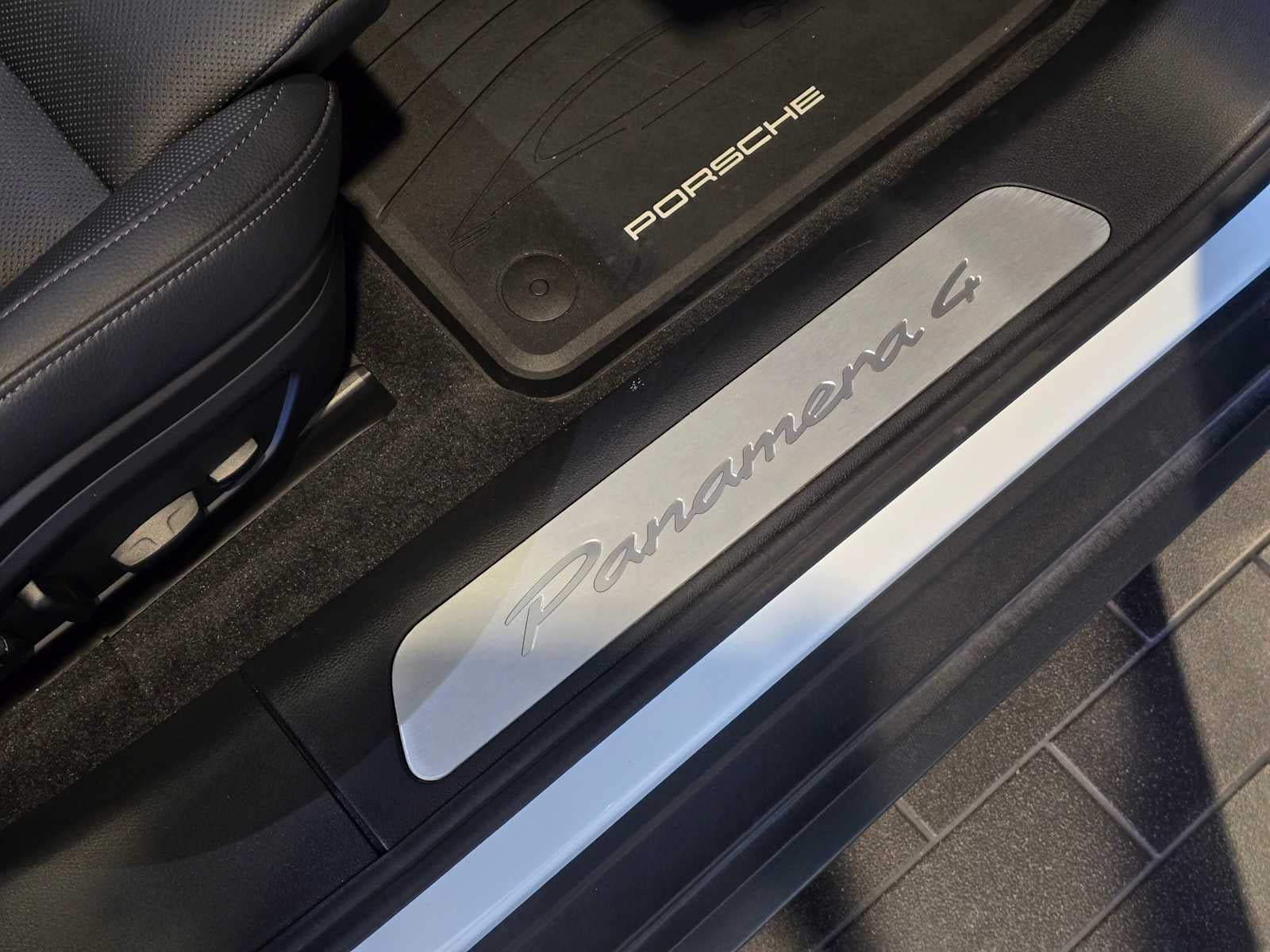 2024 Porsche Panamera 4