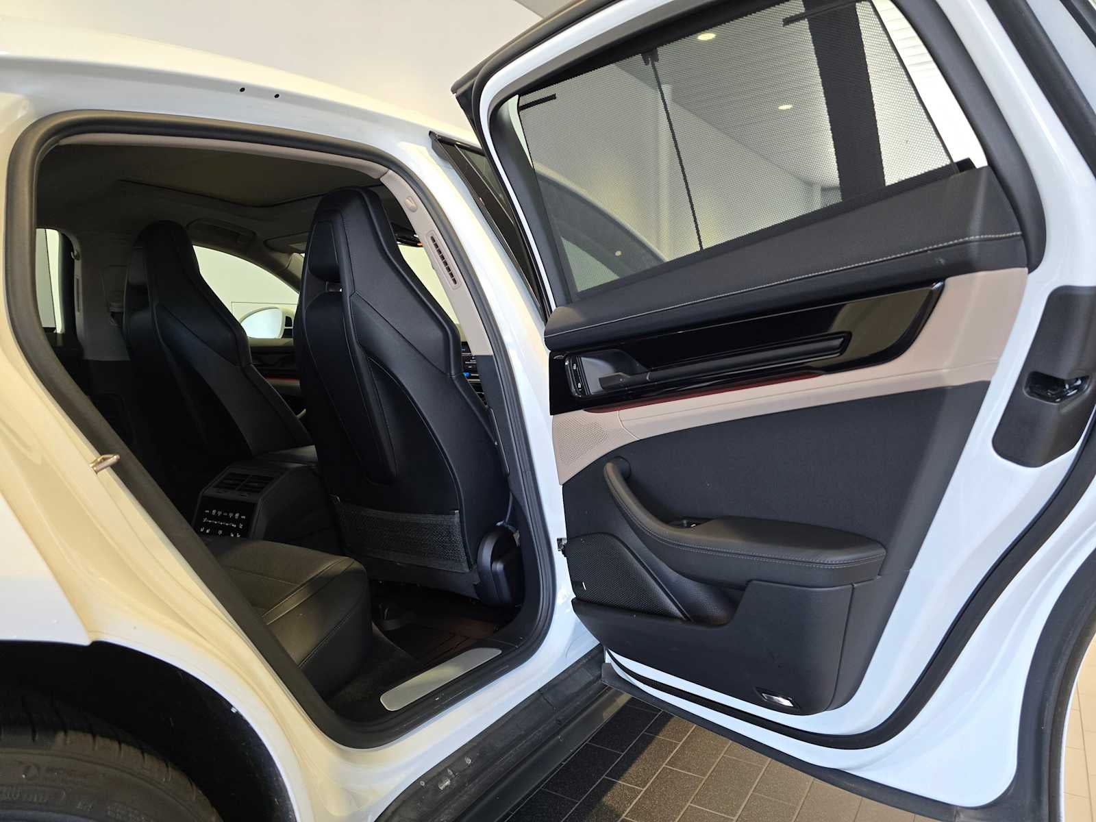 2024 Porsche Panamera 4