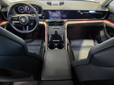 2024 Porsche Panamera 4