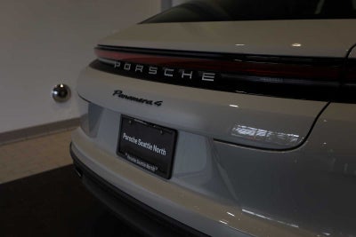 2025 Porsche Panamera Panamera 4