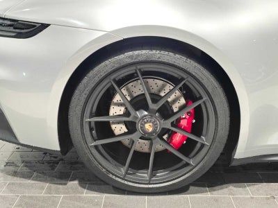 2025 Porsche 911 Carrera 4 GTS