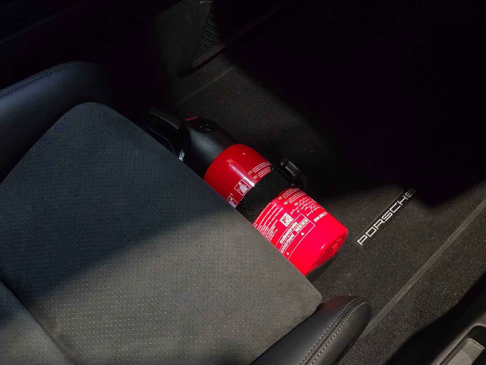 2025 Porsche 911 Carrera 4 GTS