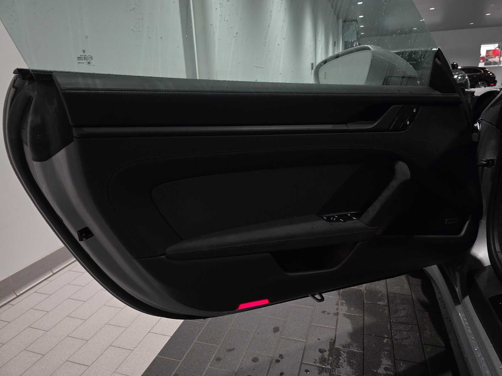 2025 Porsche 911 Carrera 4 GTS