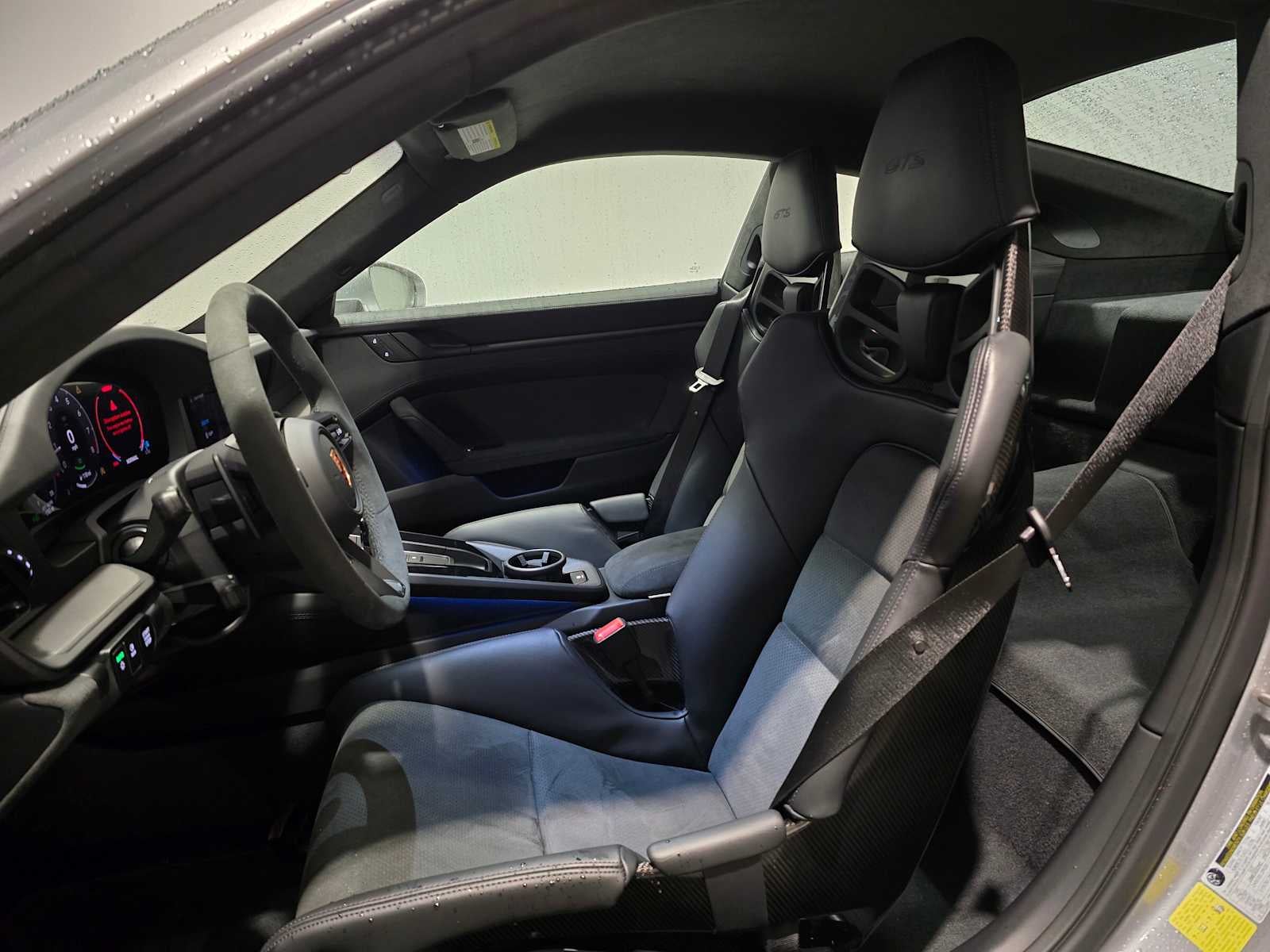 2025 Porsche 911 Carrera 4 GTS