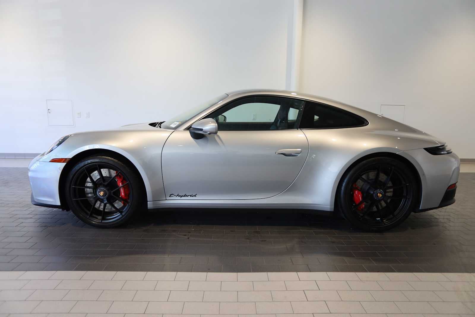 2025 Porsche 911 911 Carrera GTS