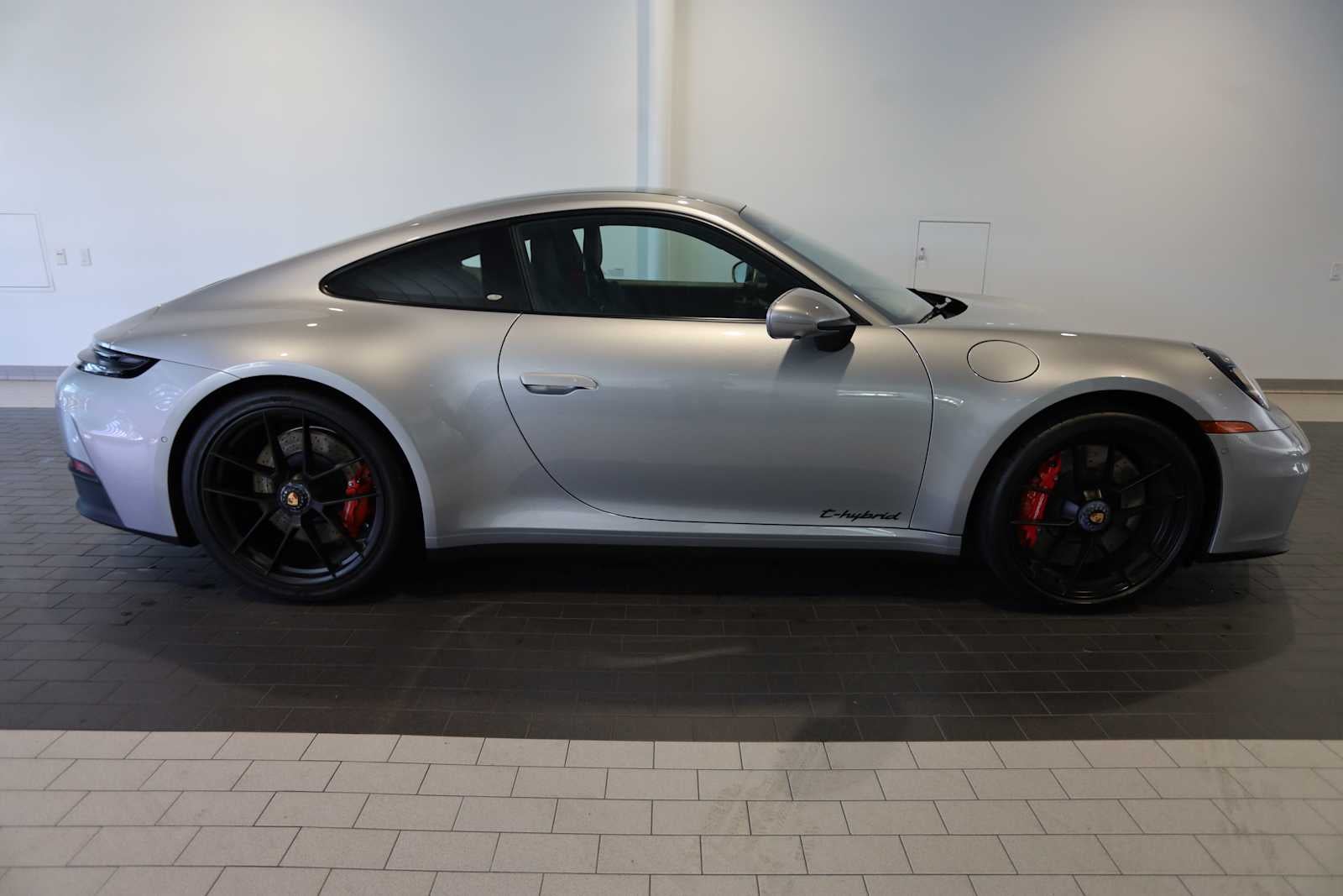 2025 Porsche 911 911 Carrera GTS