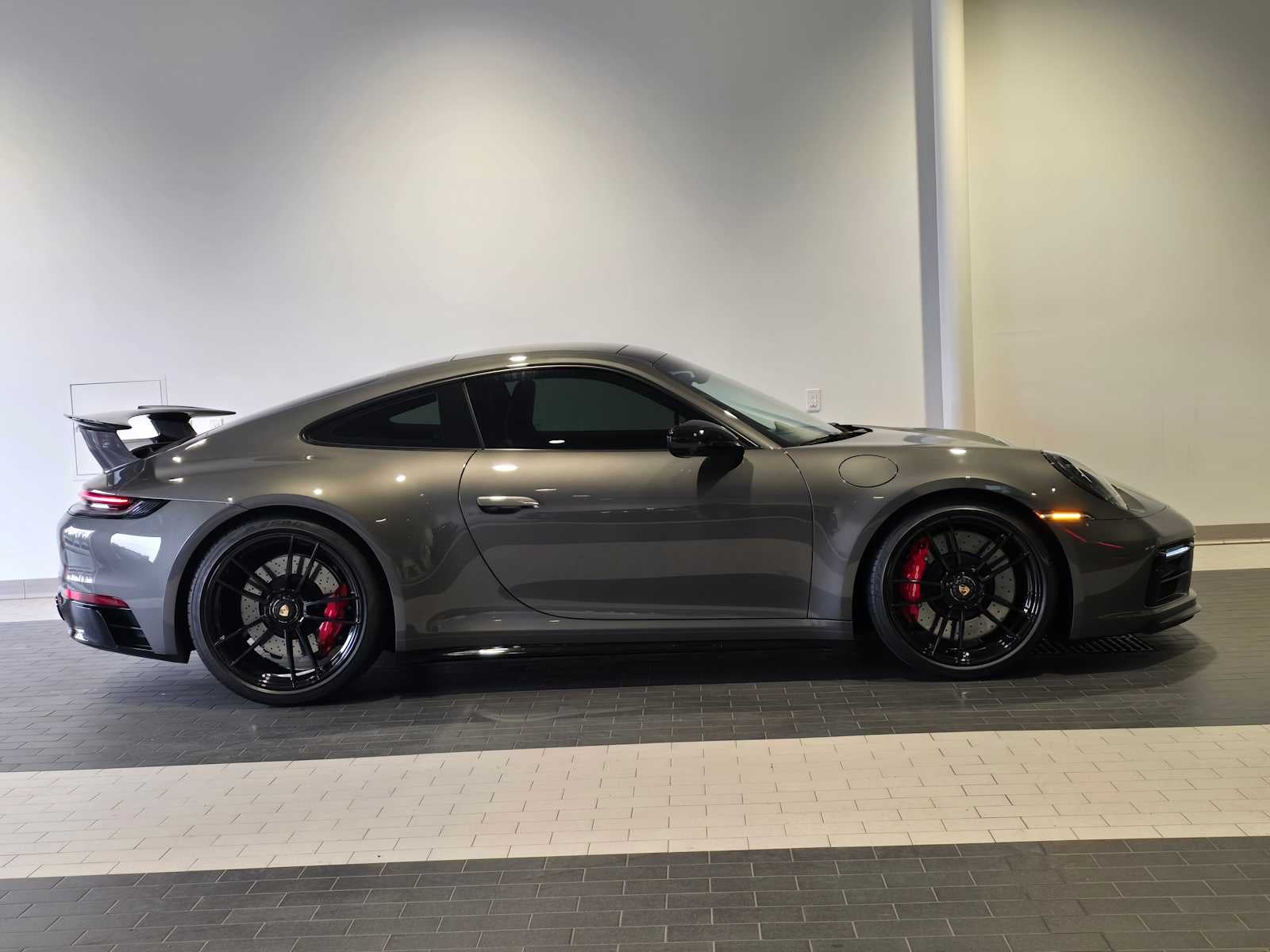 2024 Porsche 911 Carrera GTS