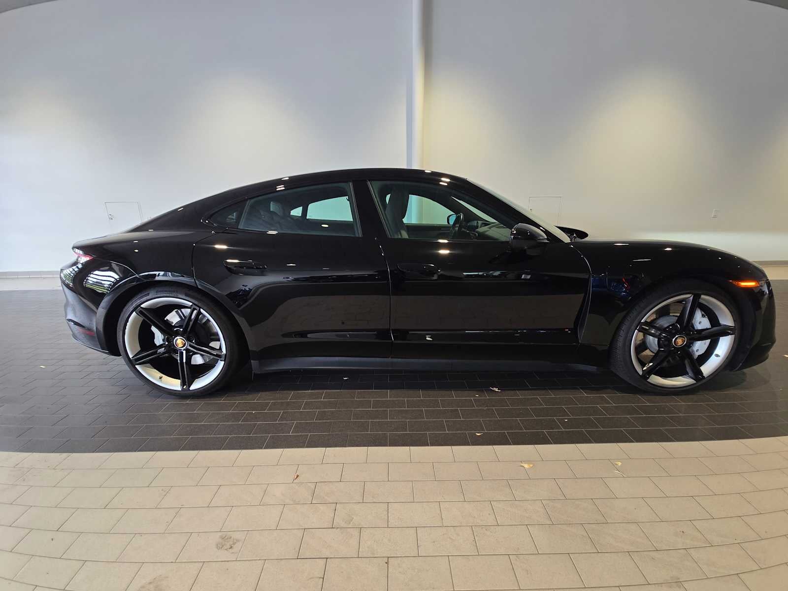 2024 Porsche Taycan 4S