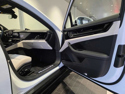 2025 Porsche Panamera GTS
