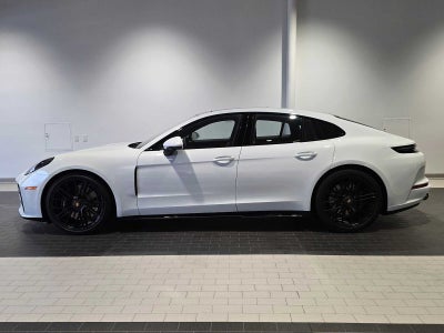 2025 Porsche Panamera GTS