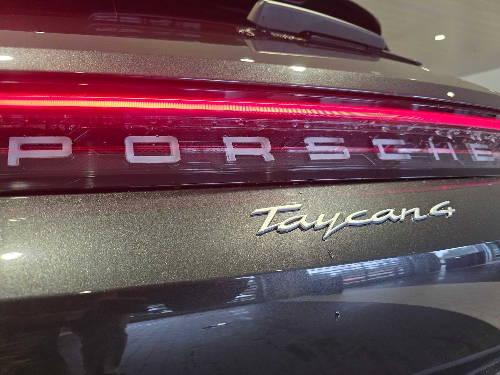 2022 Porsche Taycan 4