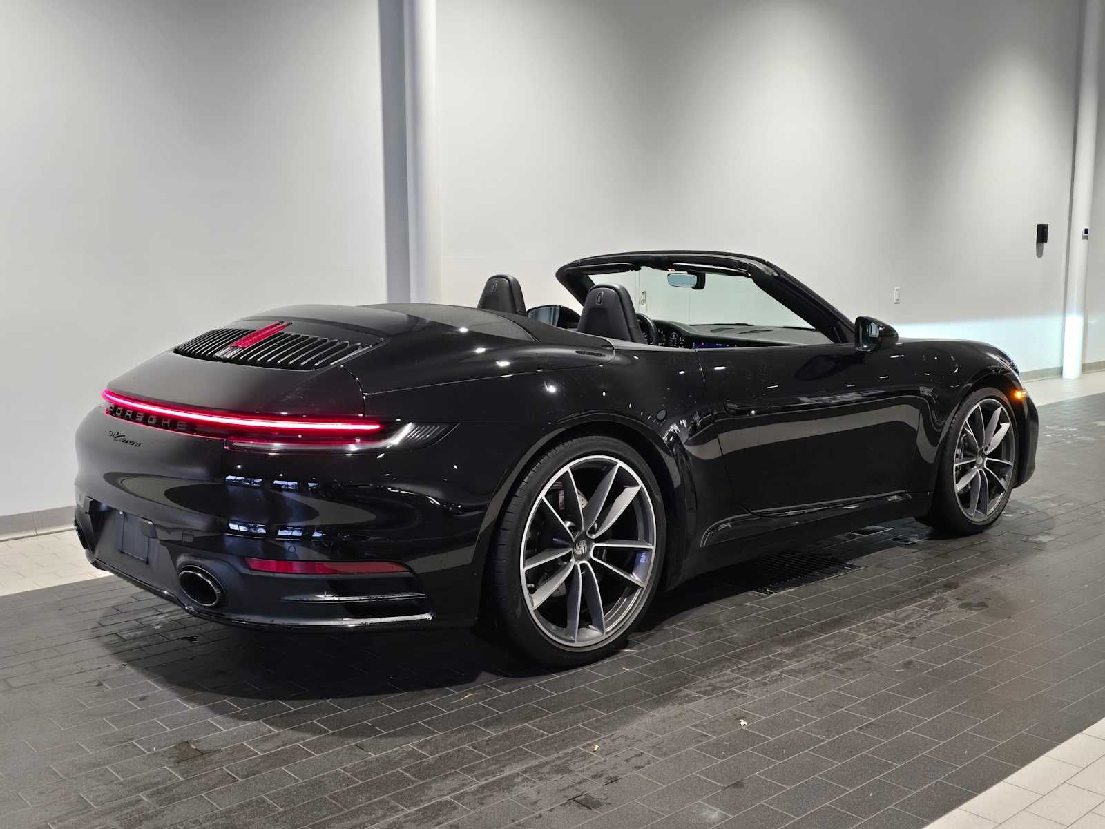 2020 Porsche 911 Carrera