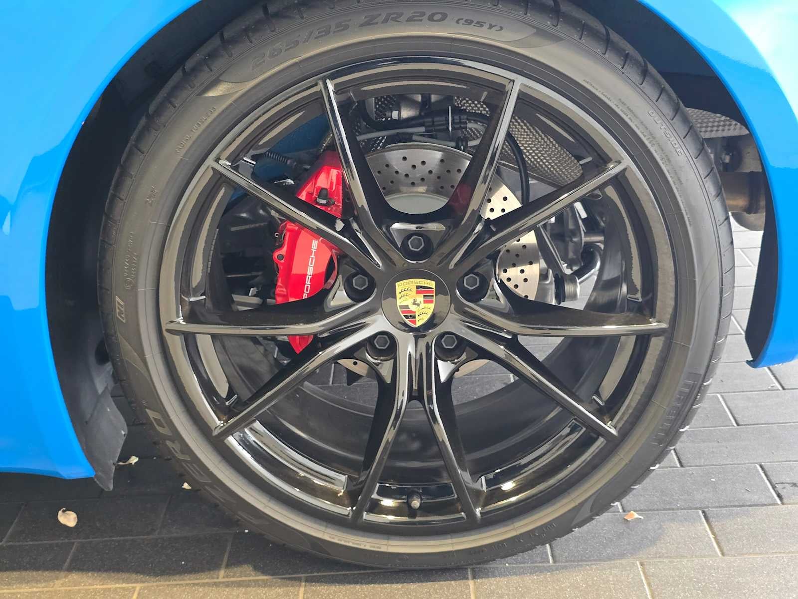 2025 Porsche 718 Boxster S
