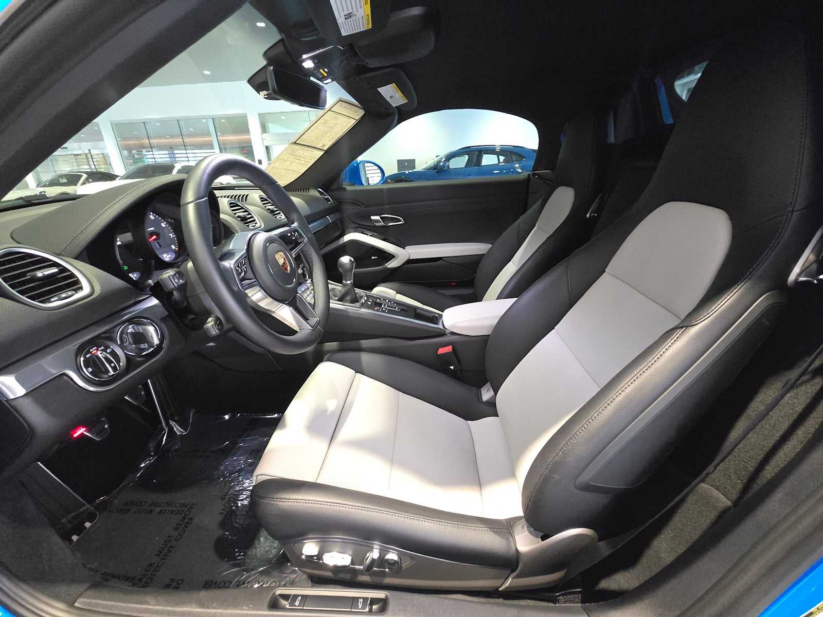 2025 Porsche 718 Boxster S