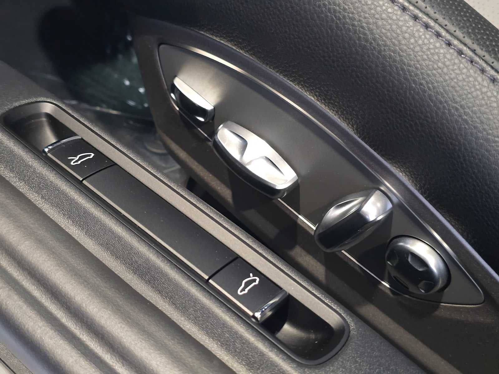 2025 Porsche 718 Boxster S