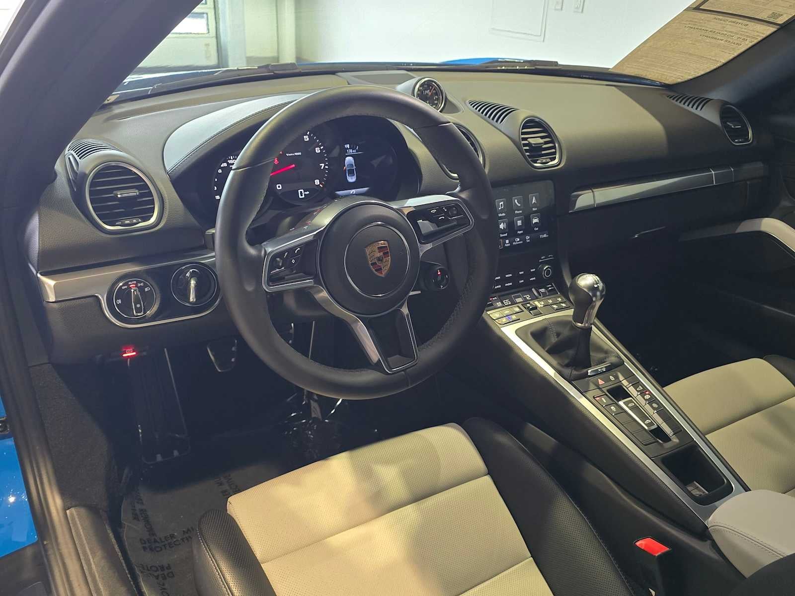 2025 Porsche 718 Boxster S