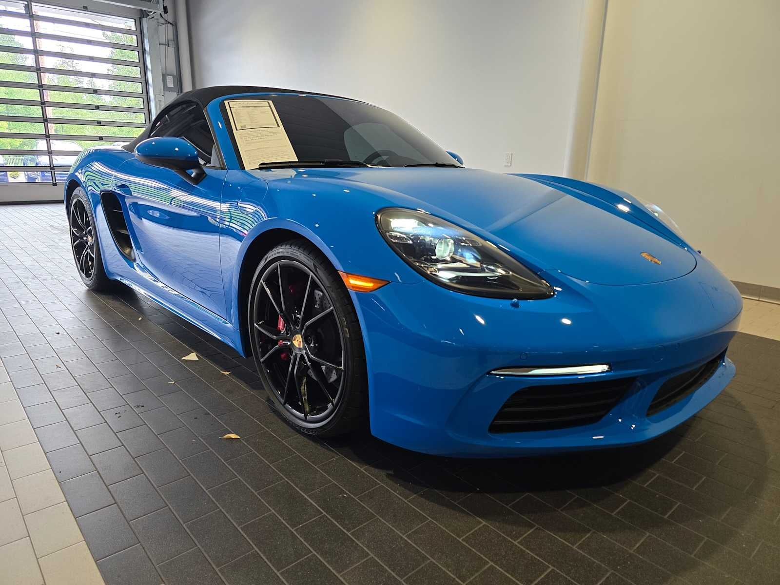 2025 Porsche 718 Boxster S
