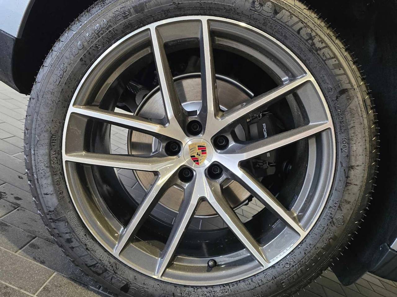 2025 Porsche Macan Base
