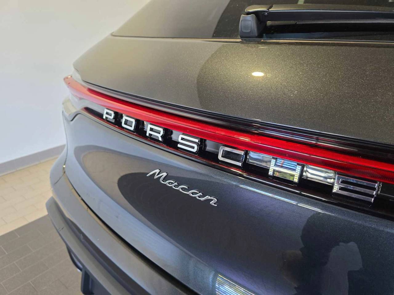2026 Porsche Macan Macan