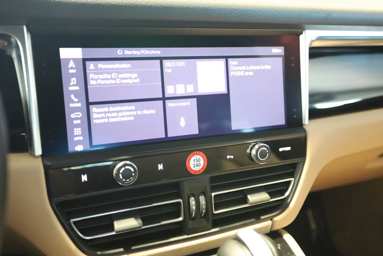 2023 Porsche Macan Macan