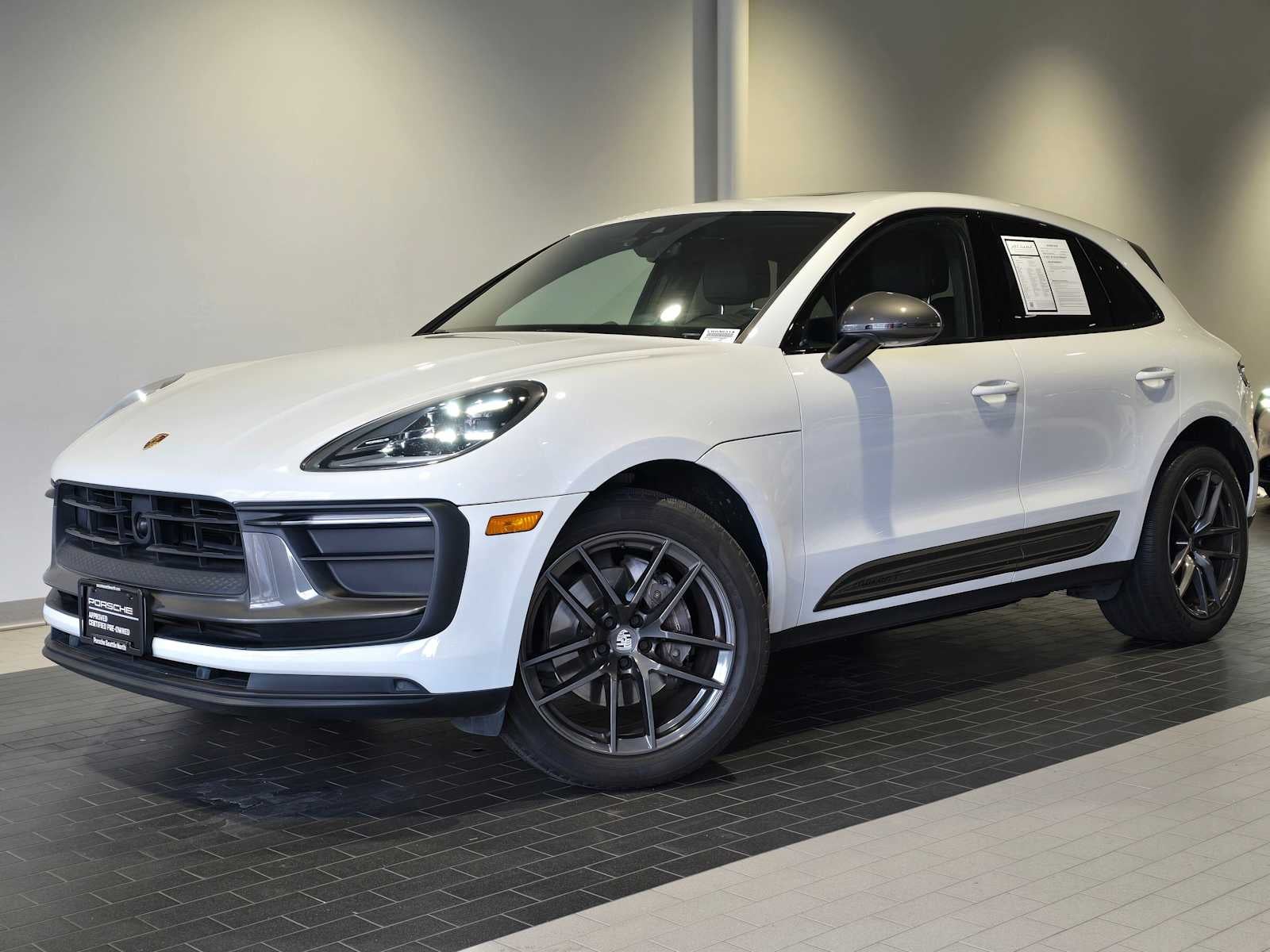 2023 Porsche Macan T
