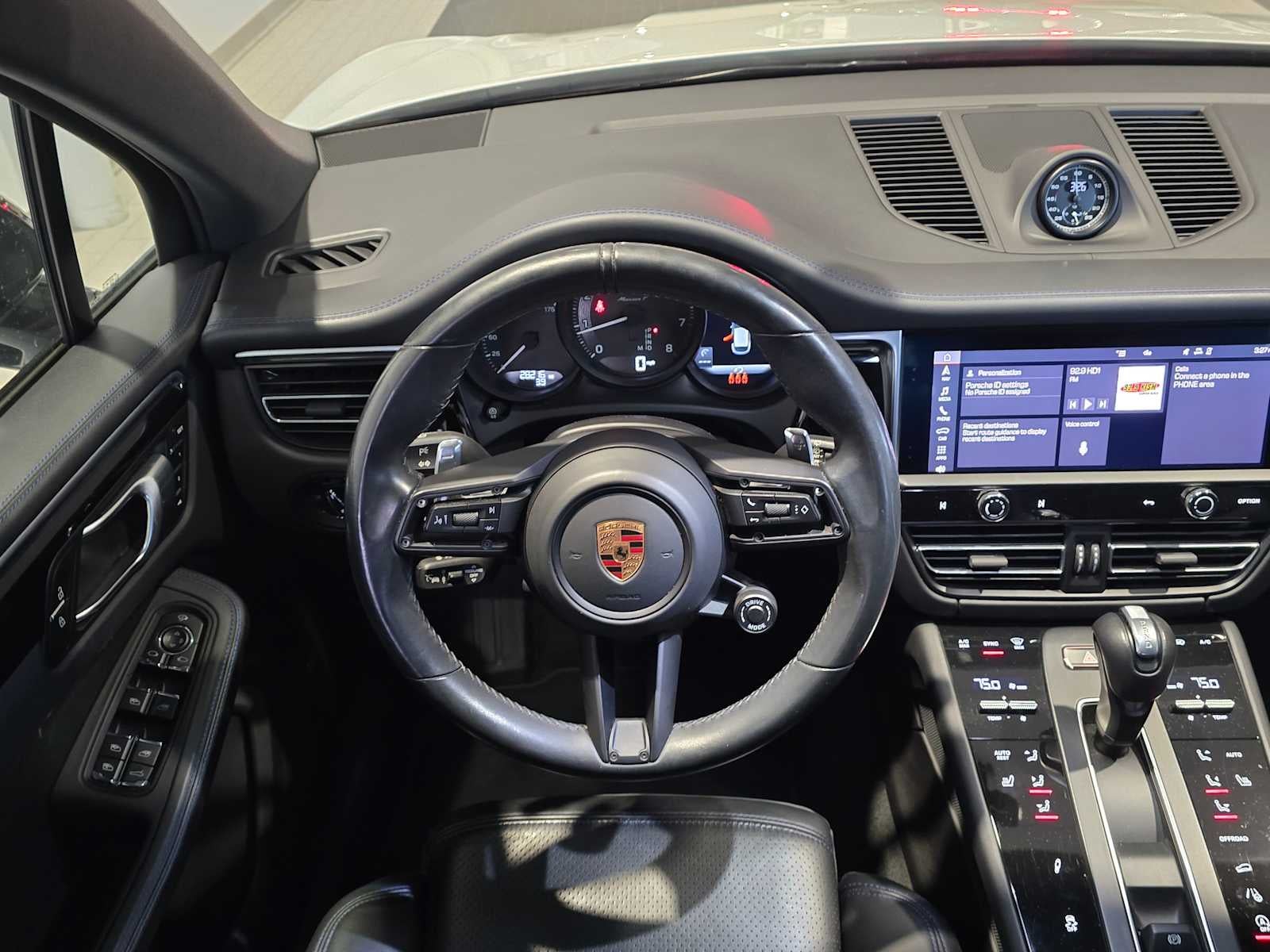 2023 Porsche Macan T