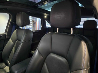 2023 Porsche Macan T