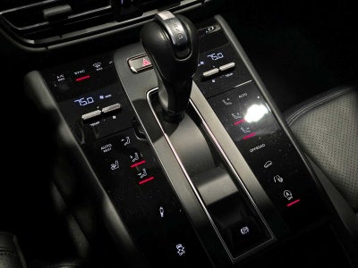 2023 Porsche Macan T