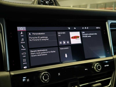 2023 Porsche Macan T