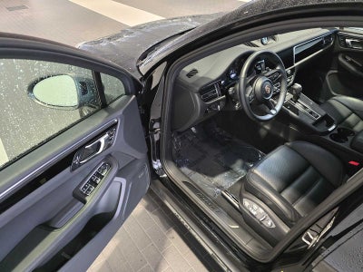 2025 Porsche Macan T