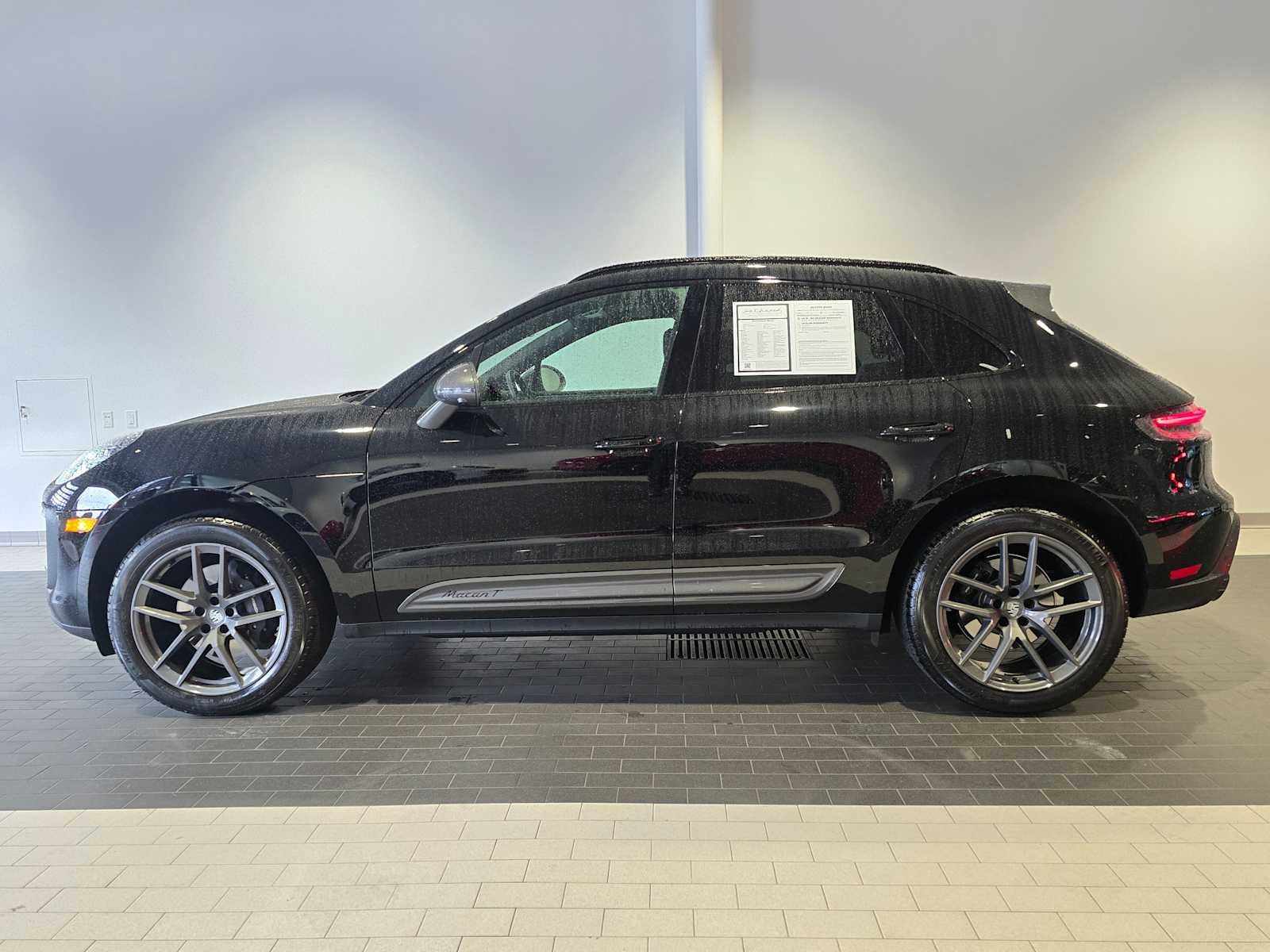 2025 Porsche Macan T