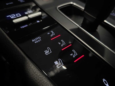 2025 Porsche Macan T