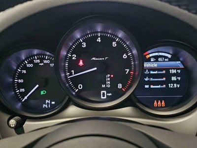 2025 Porsche Macan Base