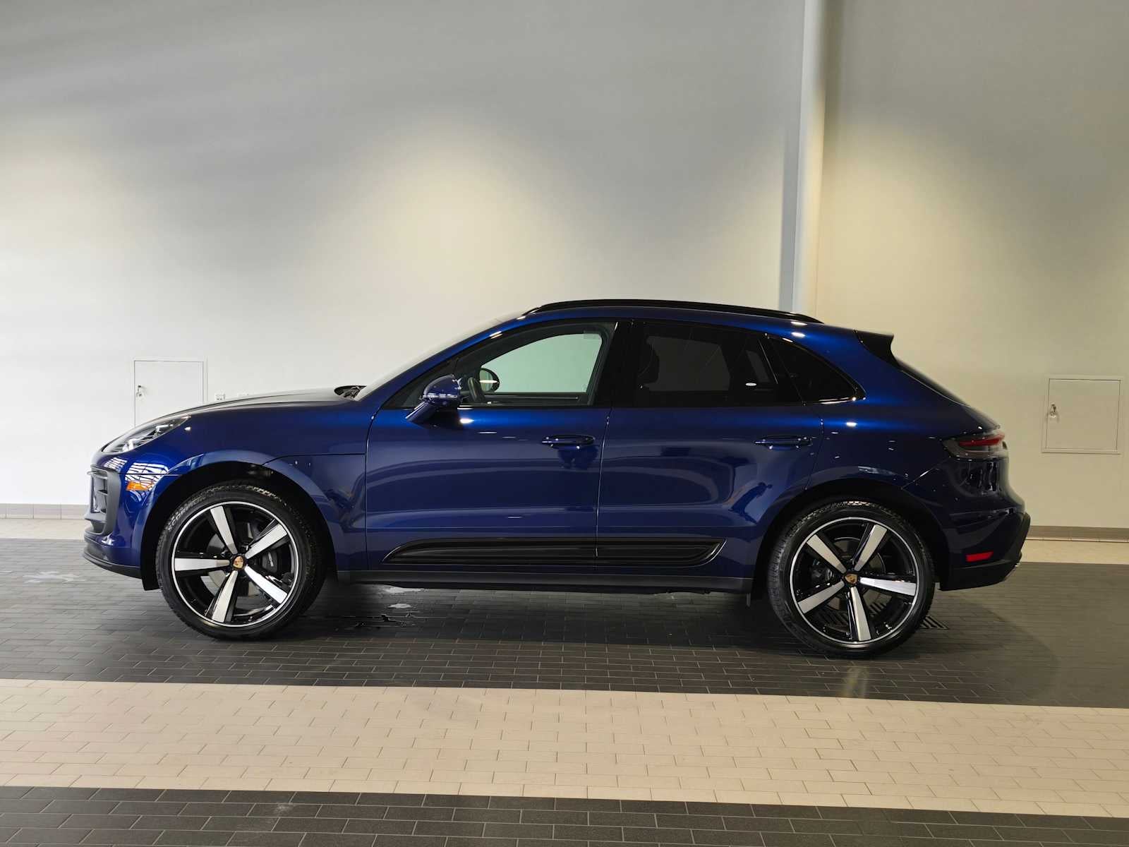 2024 Porsche Macan Base