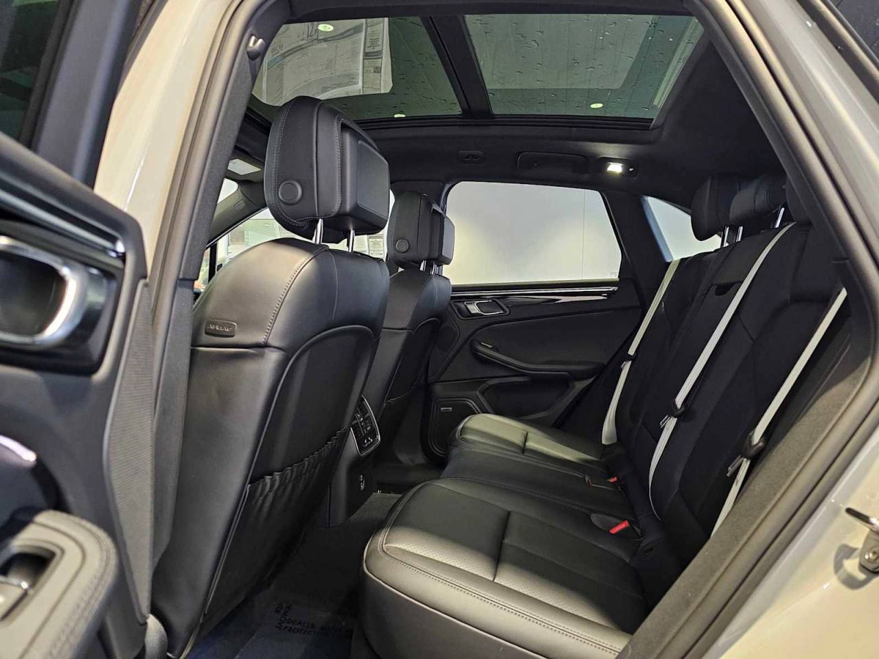2025 Porsche Macan Macan