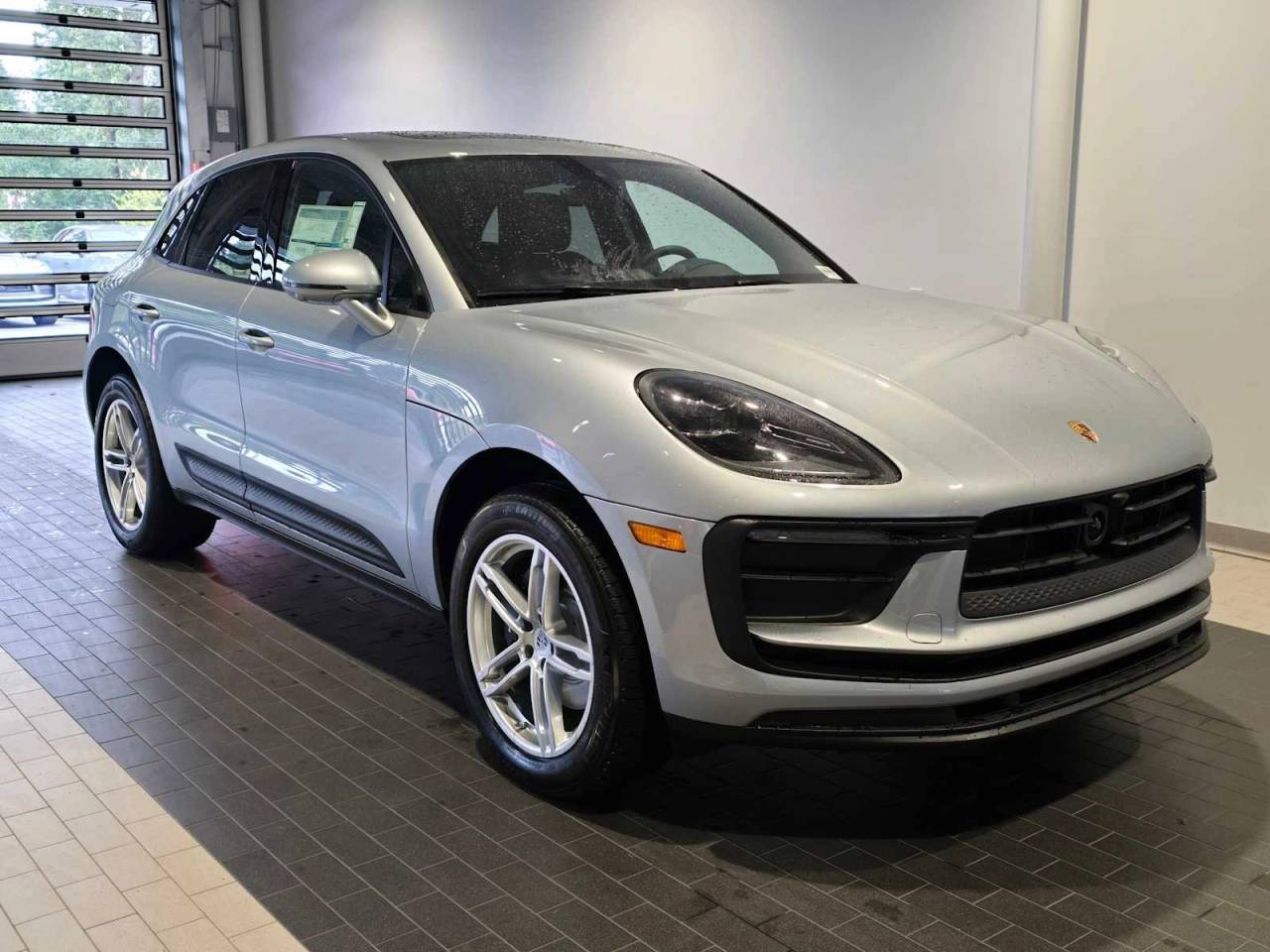 2025 Porsche Macan Base