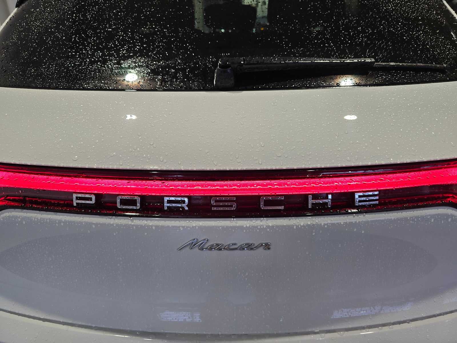 2024 Porsche Macan Base