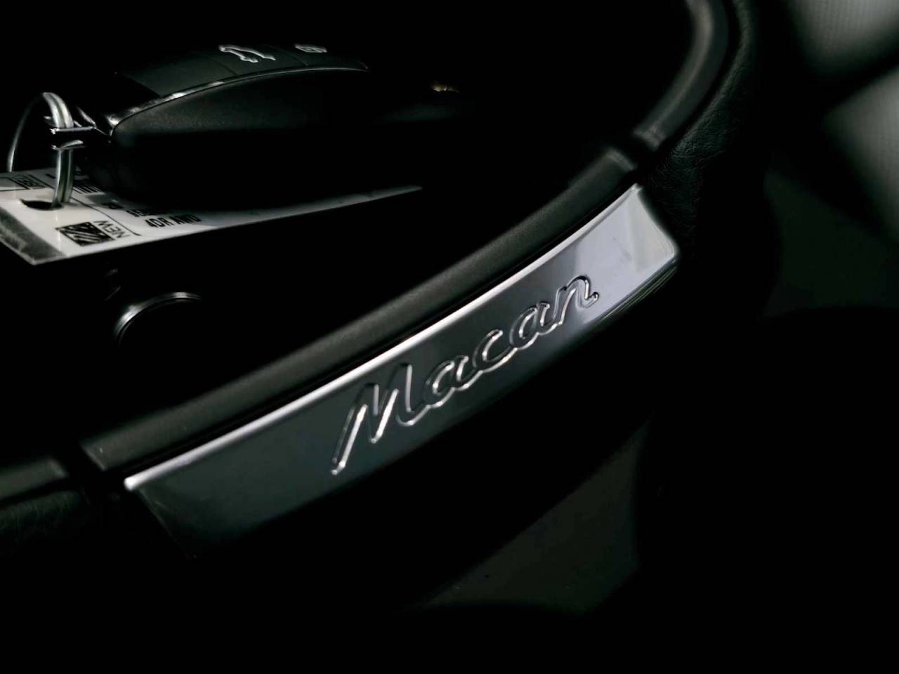2025 Porsche Macan Base