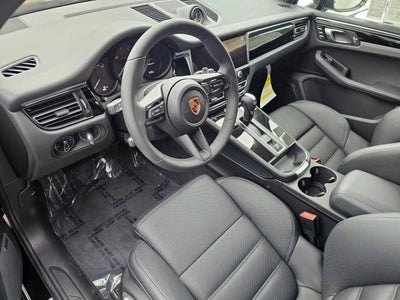 2025 Porsche Macan Base