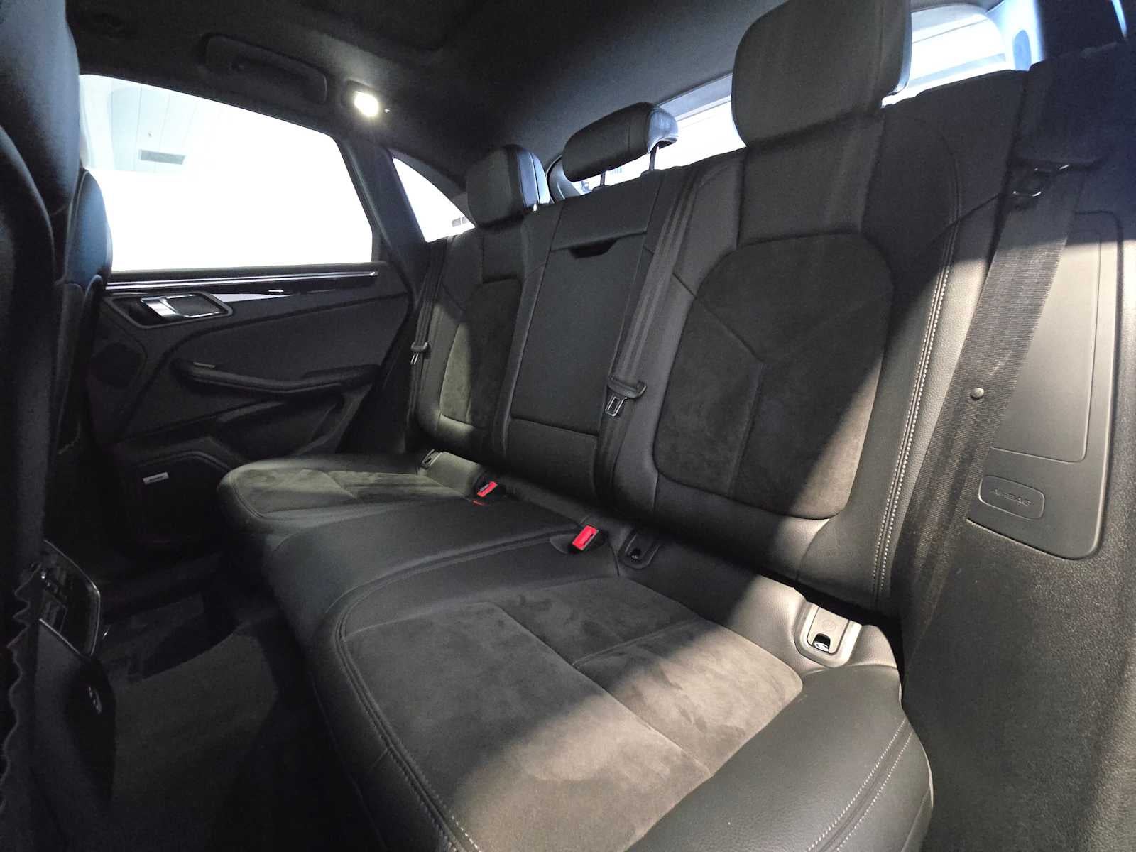 2021 Porsche Macan Macan