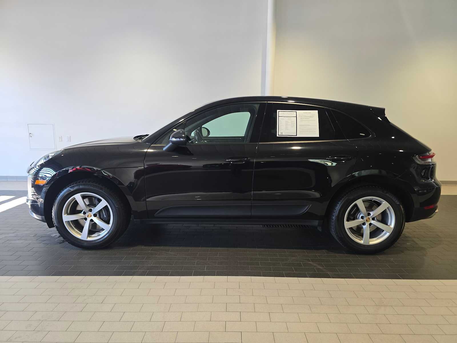 2021 Porsche Macan Macan