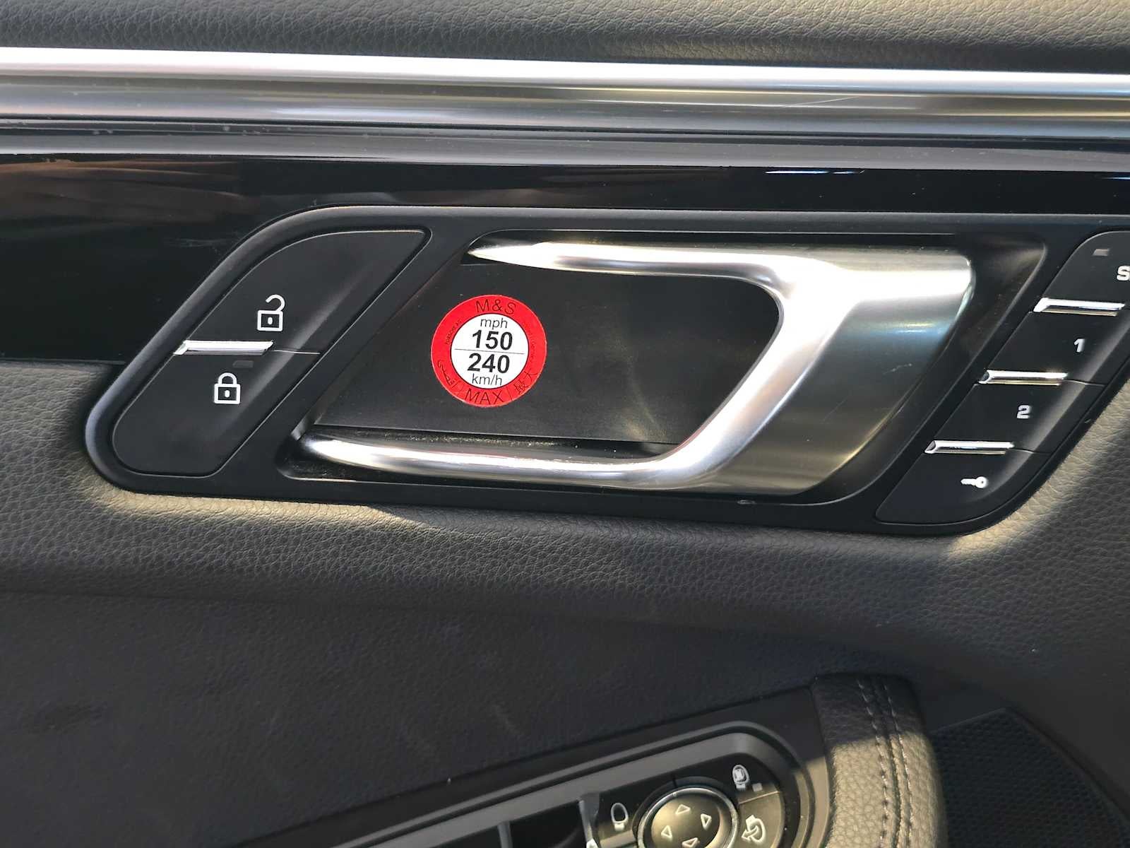 2021 Porsche Macan Macan
