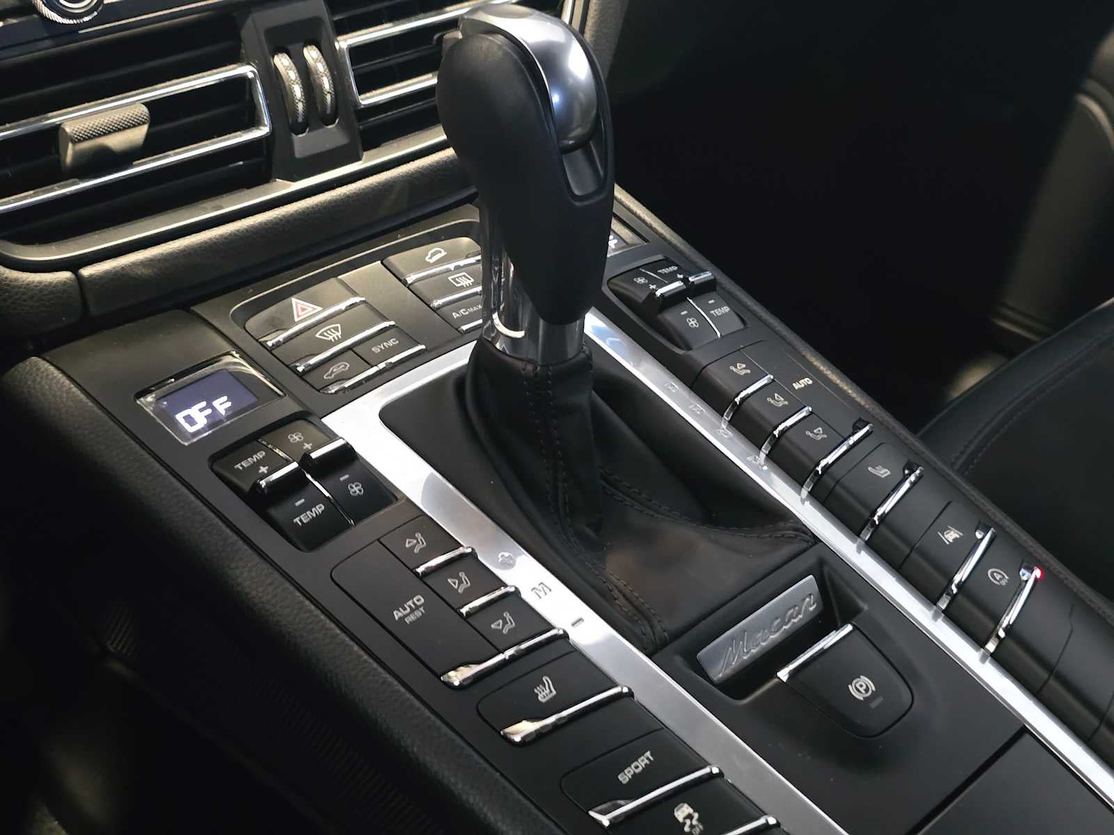 2021 Porsche Macan Macan
