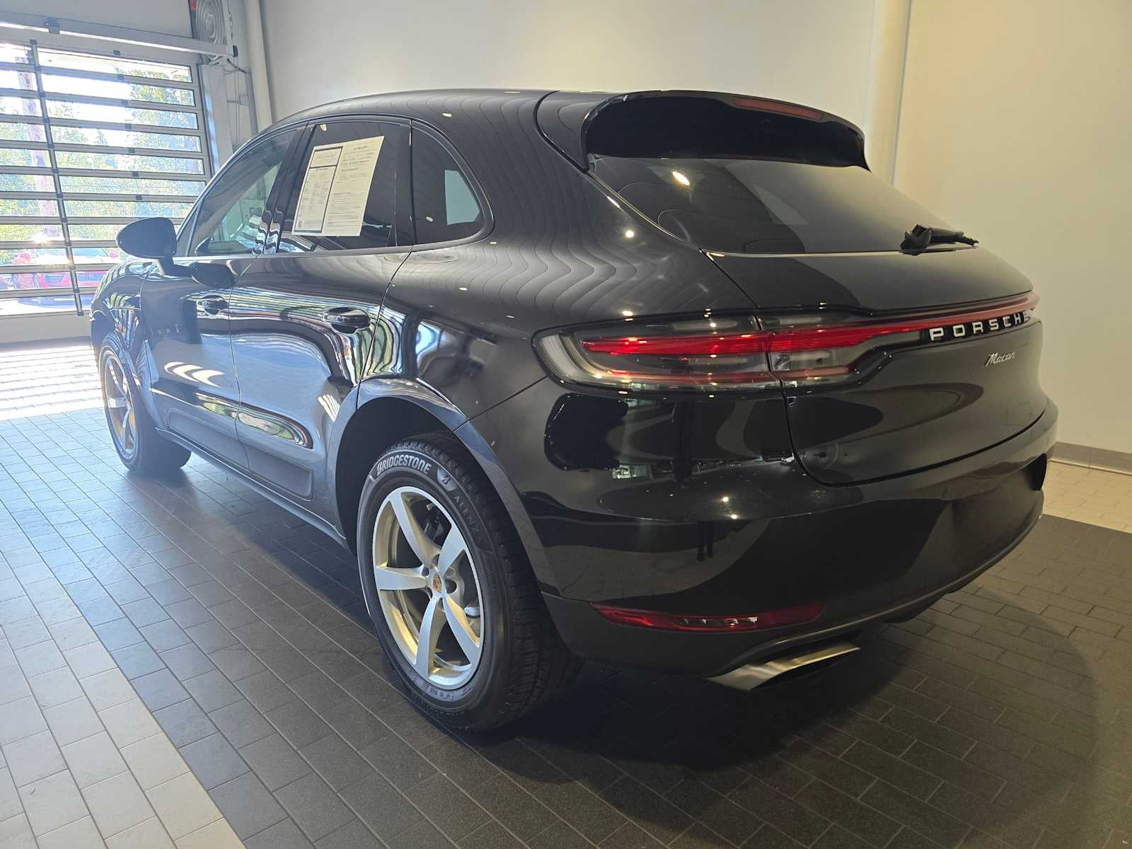 2021 Porsche Macan Macan
