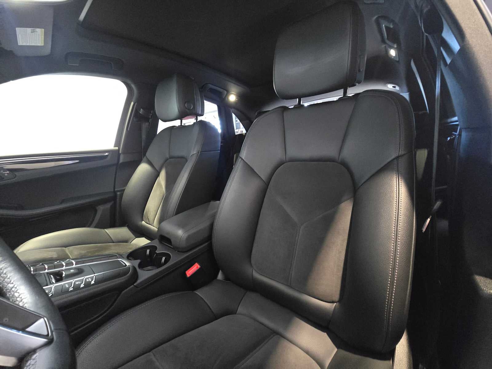 2021 Porsche Macan Macan