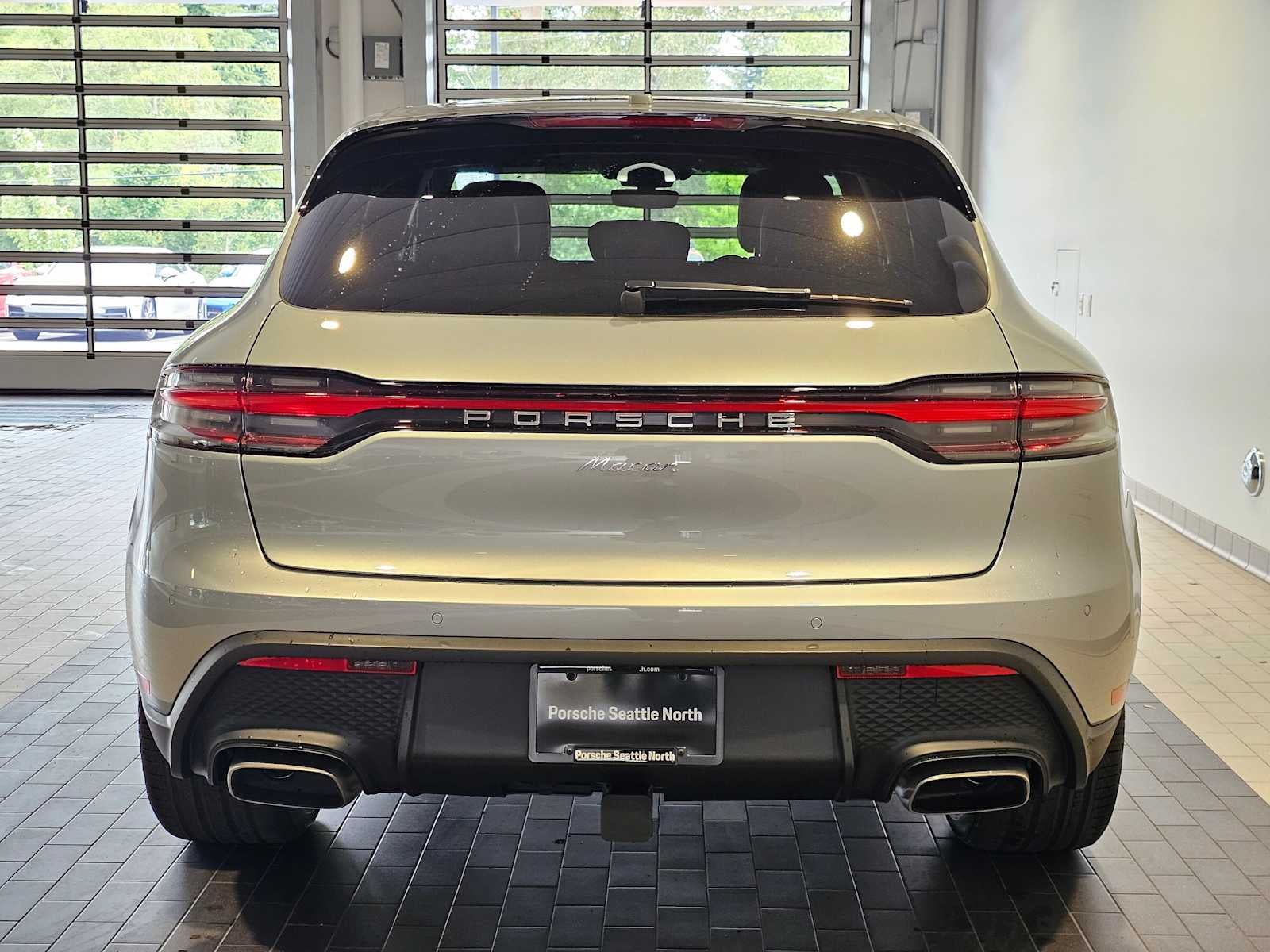 2025 Porsche Macan Base