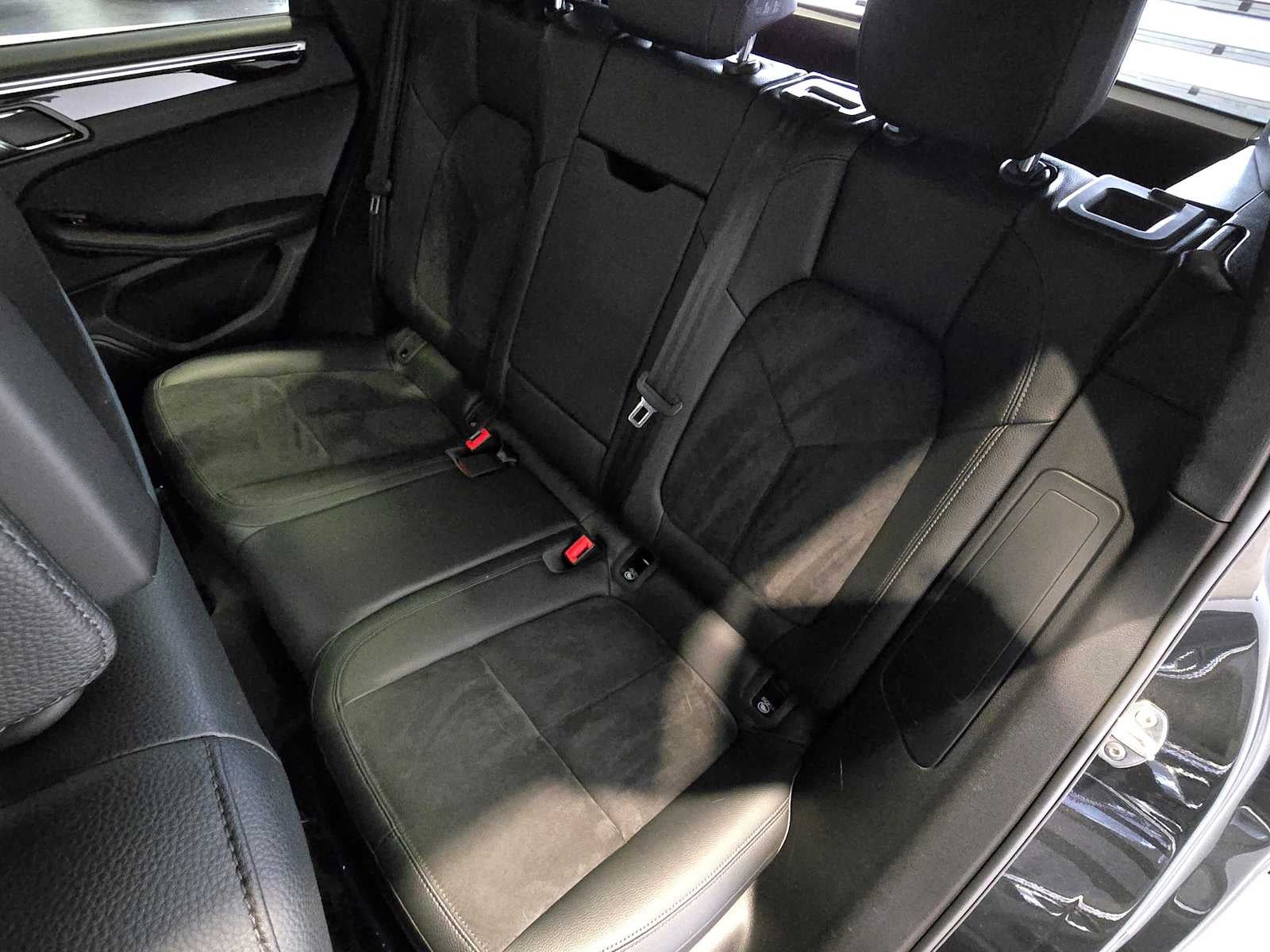 2018 Porsche Macan Base